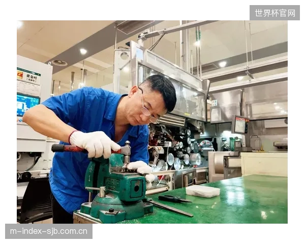 拉穆奇的铁腕治军获肯定，稳固体系成吸引商业合作基石。